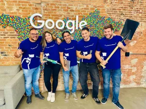 El equipo de Recomiend.app preparandose para una reforma en las oficinas de Google